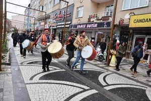 Geleneksel Ramazan Davulcuları Kortej Eşliğinde Yürüdü